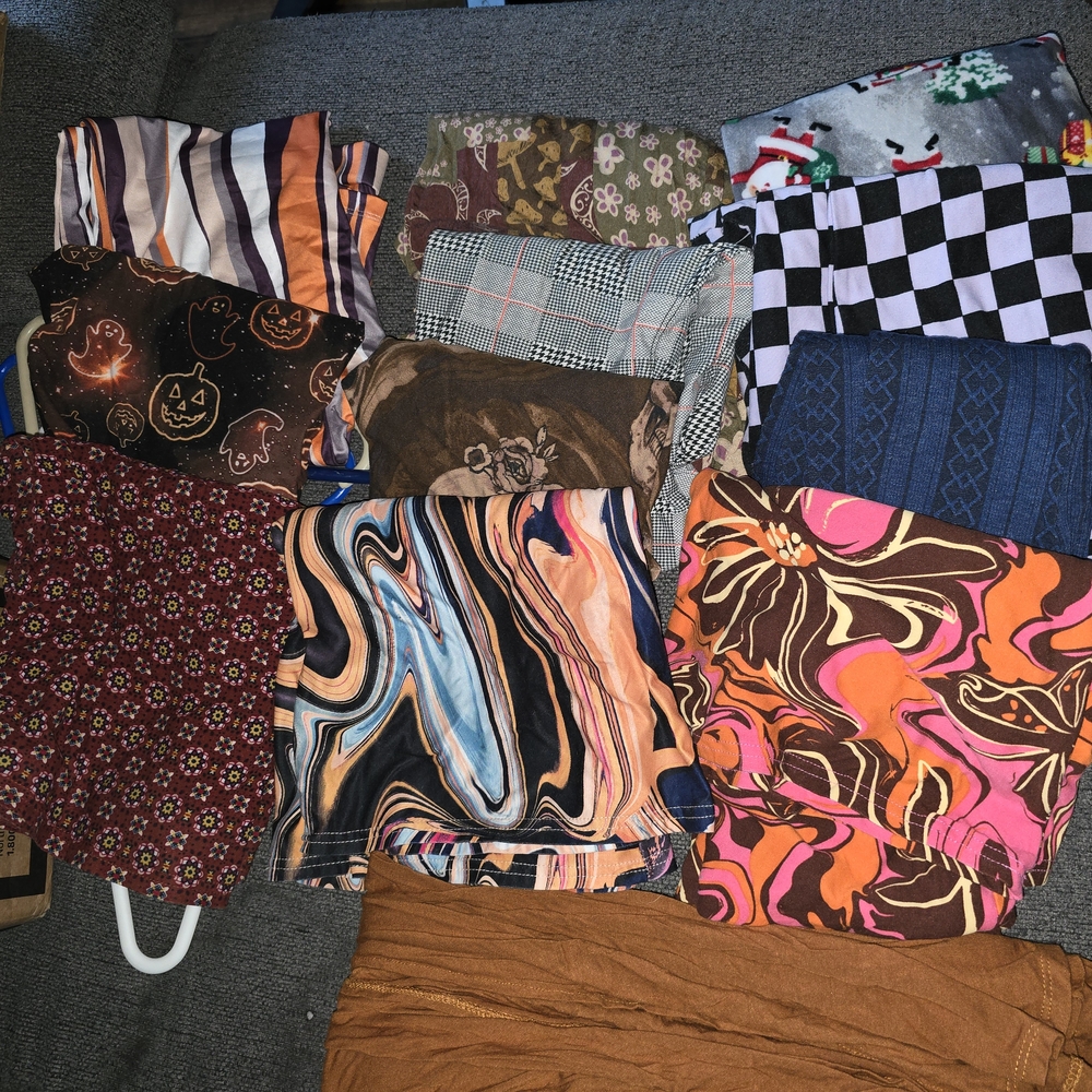 Colorful Patterned Leggings And Skirtz